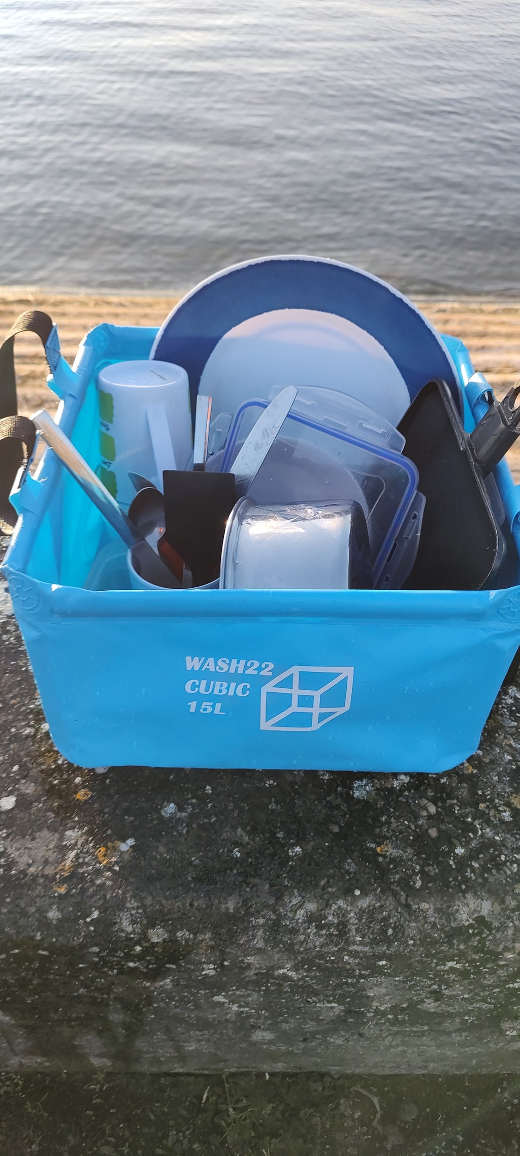 Cubic 15L Collapsible Camping Bucket with Mesh Storage Bag