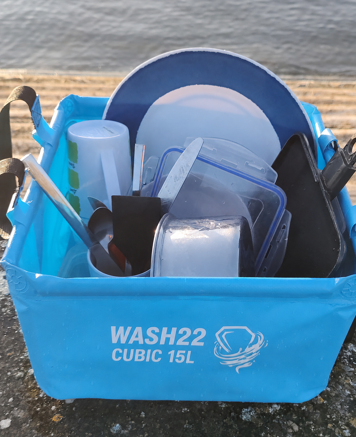 WASH22 Cubic 15L - Light Blue -  Collapsible Camping Bucket with Mesh Storage Bag