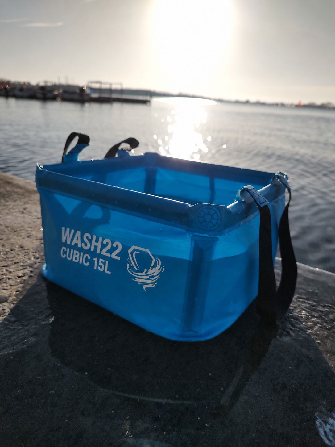WASH22 Cubic 15L - Light Blue -  Collapsible Camping Bucket with Mesh Storage Bag