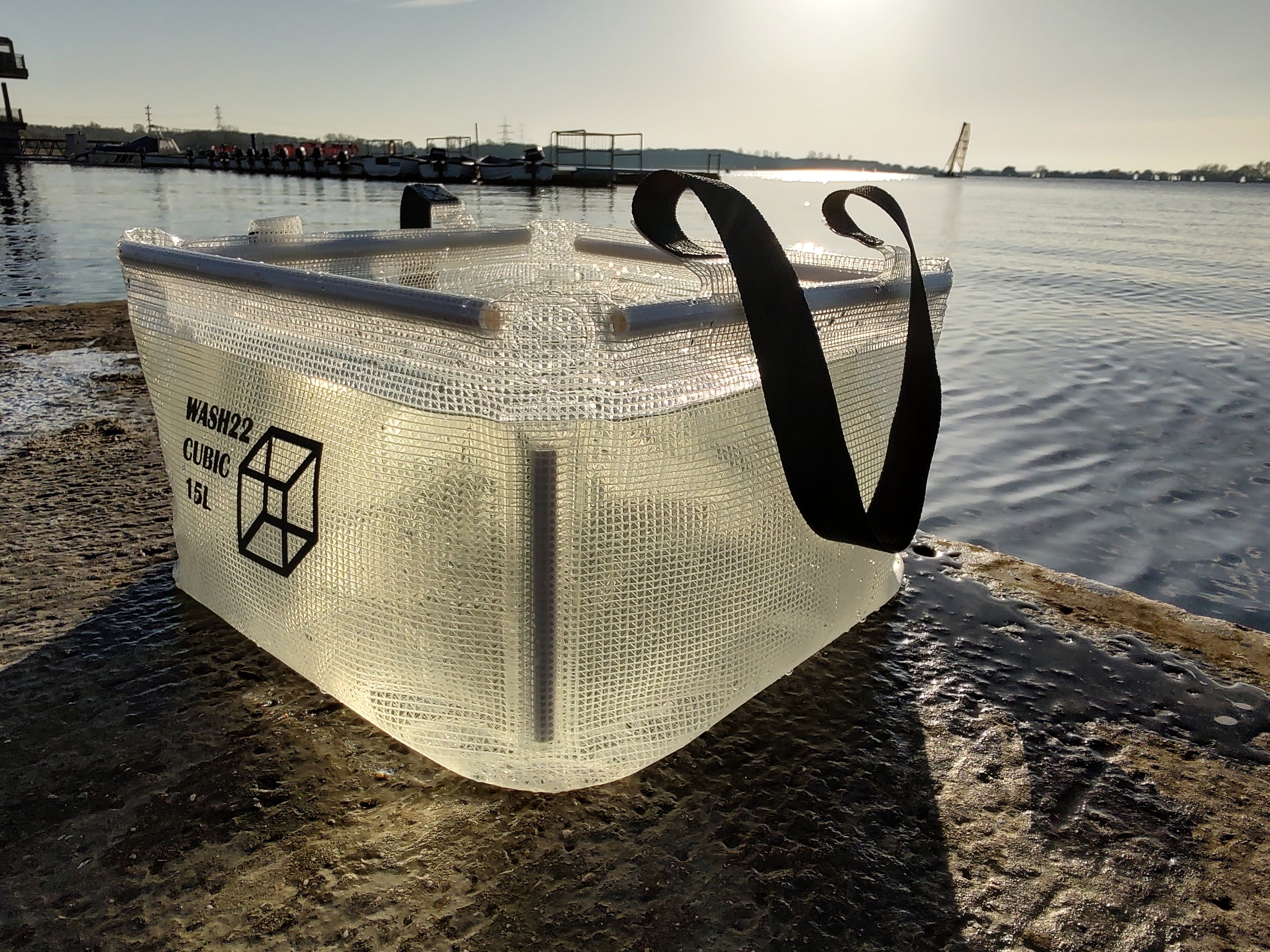 WASH22 Cubic 15L - Transparent  -  Collapsible Camping Bucket with Mesh Storage Bag
